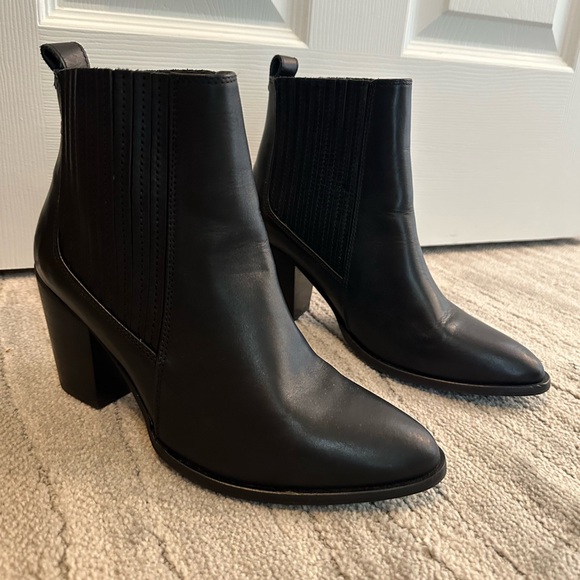 Clarks Shoes - NEW! Clarks Black Booties - Size 8.5